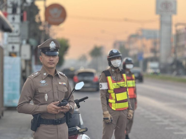 กวดขันรถบรรทุกเดินรถในเวลาห้ามและฝ่าฝืนป้ายประกาศเจ้าพนักงานจราจร(ข้ามสะพานเฉลิมพระเกียรติ)