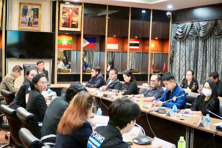 ประชุมคณะกรรมการ จัดกิจกรรมสงกรานต์