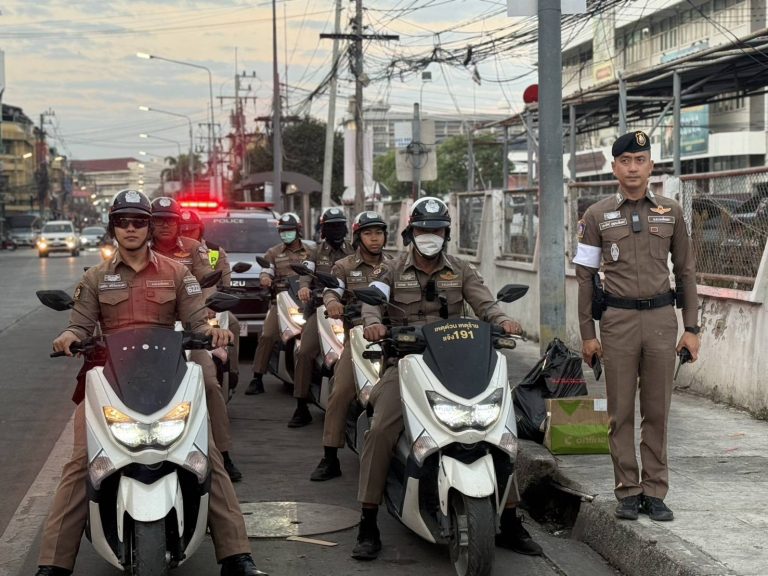 กวดขันการตั้งแผงขายของบนฟุตบาท