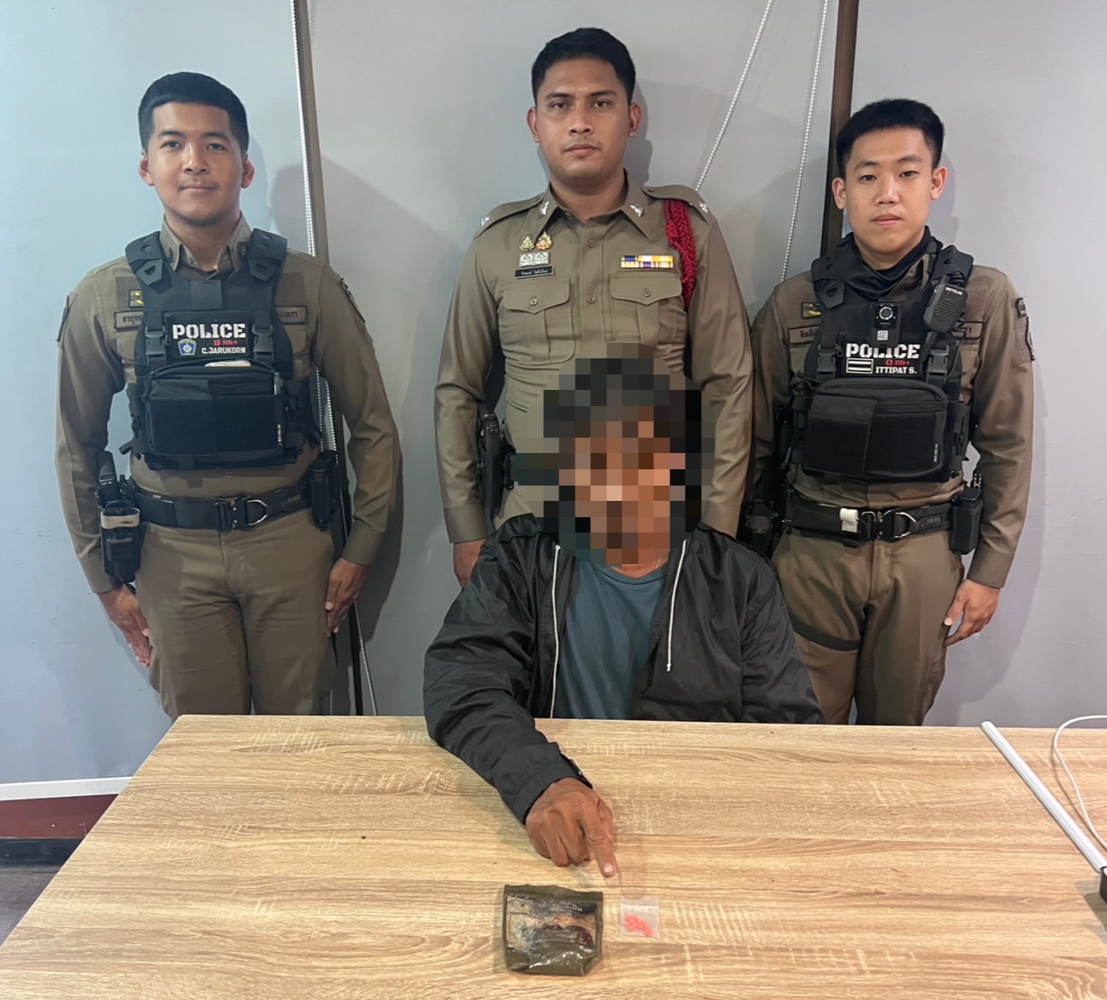 จับกุมครอบครองยาเสพติด